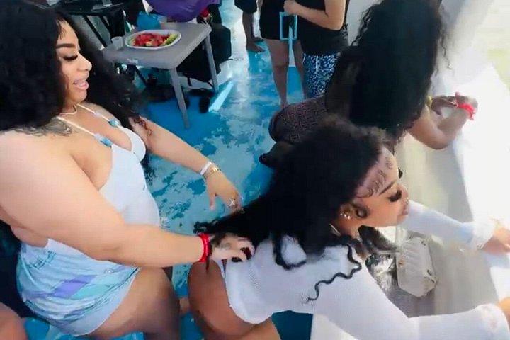 オープンバー大人専用バイブス付きプンタカナ島パーティーボート