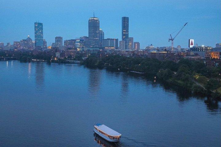 Boston : Cocktail et croisières au coucher du soleil sur la Charles River