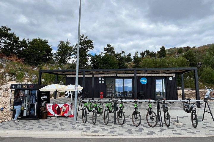 コトルハイライトツアーケーブルカーに乗ってユネスコ旧市街を散策