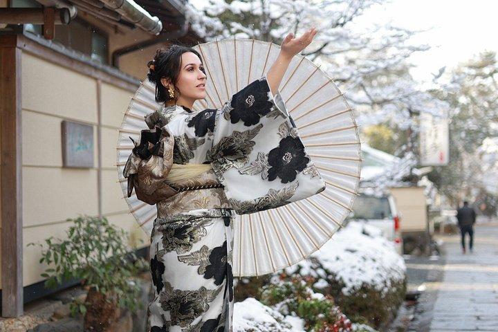 浅草で着物・振袖・浴衣レンタル体験
