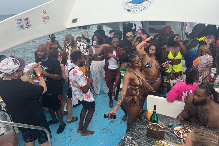 Punta cana Hip Hop party ボート＆ライブDJフリードリンク ※大人のみ