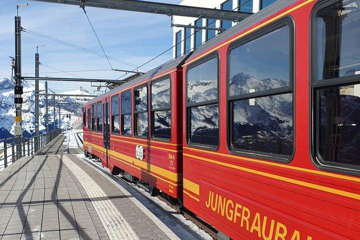 インターラーケン発ユングフラウヨッホ・トップ・オブ・ヨーロッパプライベート日帰り旅行