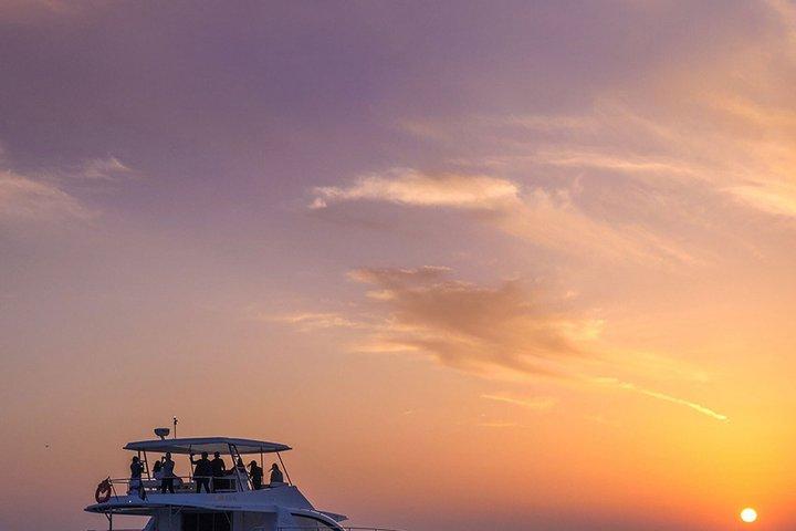 Dubai Marina Sunset Cruise | Lyxig solnedgångskryssning på Golden Hour