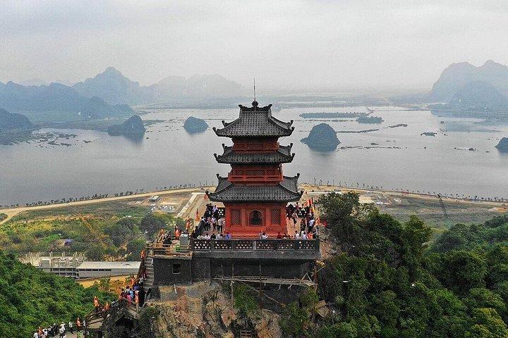 ハノイ〜香水パゴダ日帰り旅行（ランチ付き）