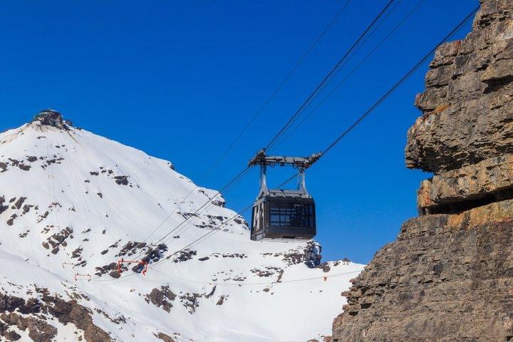 スイススカイライン:シルトホルン山小グループツアー(インターラーケン発)