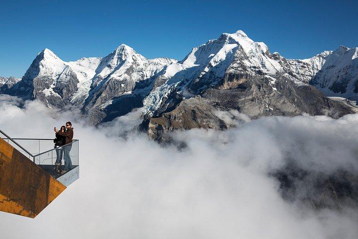 Swiss Skyline: Mt. Schilthorn Small Group Day Trip from Bern