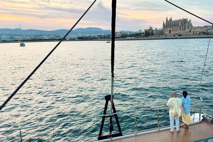マヨルカ島：カタマランでのサンセット・クルーズ（VIPオプションあり）