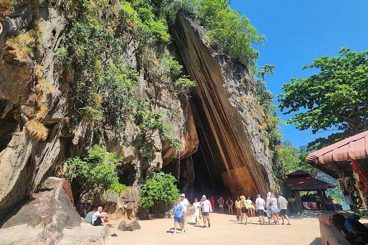 プーケットのパワーカタマランによるジェームズボンド諸島の日の出終日