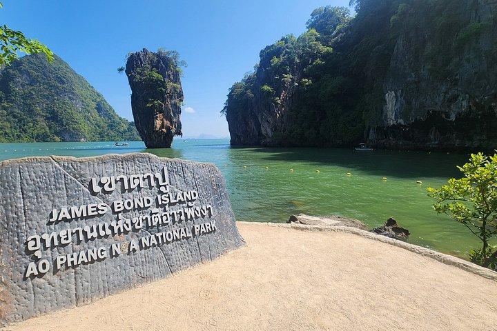 プーケットのパワーカタマランによるジェームズボンド諸島の日の出終日