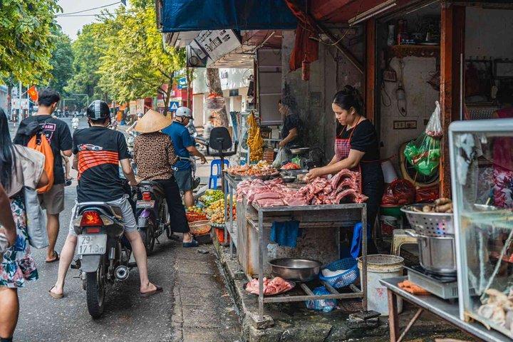 ハノイ・バイクツアー：隠れた路地、紅河堤＆ローカルマーケット