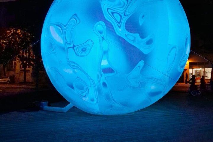 Biela noc – ボートから見る最大の野外アートフェスティバル
