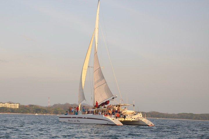 カタマランクルーズ（オープンバー、タマリンドホテル送迎付き）