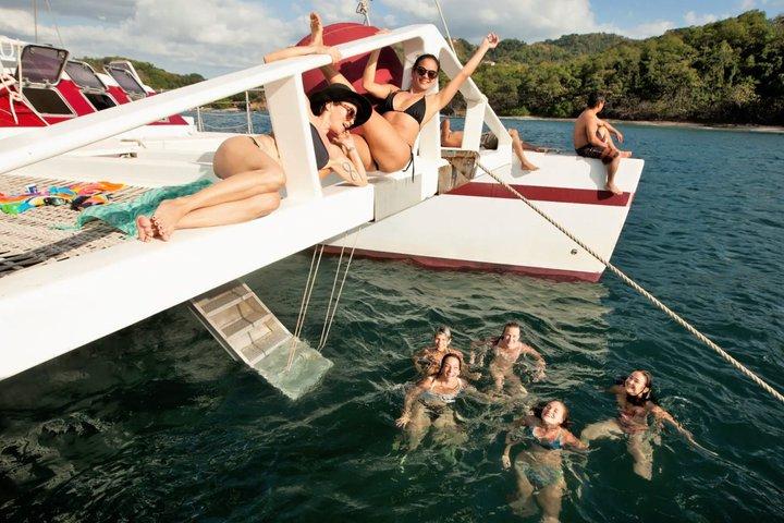 カタマランクルーズ（オープンバー、タマリンドホテル送迎付き）