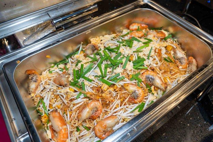 チャオプラヤー川でのバンコク・スーパーギャラクシー豪華ディナークルーズ