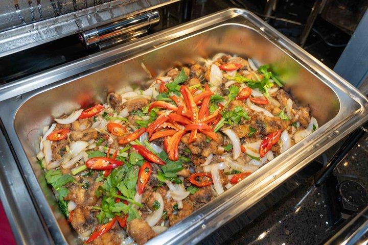チャオプラヤー川でのバンコク・スーパーギャラクシー豪華ディナークルーズ