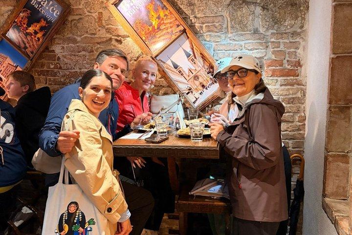 Split História e Gastro Tour em Pequeno Grupo com Comida e Vinho