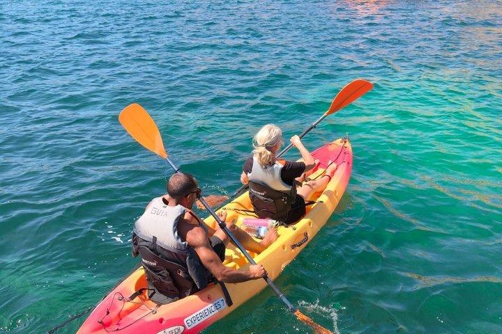 Excursion familiale en bateau et en kayak à Ponta da Piedade