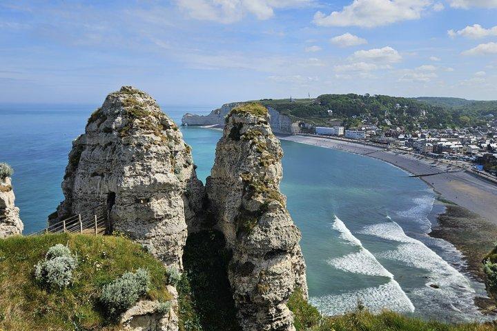 写真付きドローンでパリからエトルタとルーアンのプライベート日帰り旅行