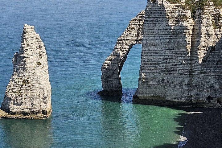 写真付きドローンでパリからエトルタとルーアンのプライベート日帰り旅行