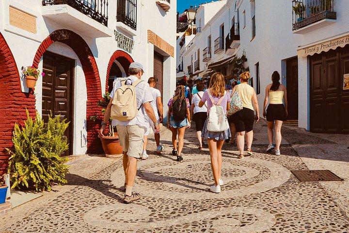 ネルハ洞窟、ネルハとフリヒリアナへの日帰り旅行