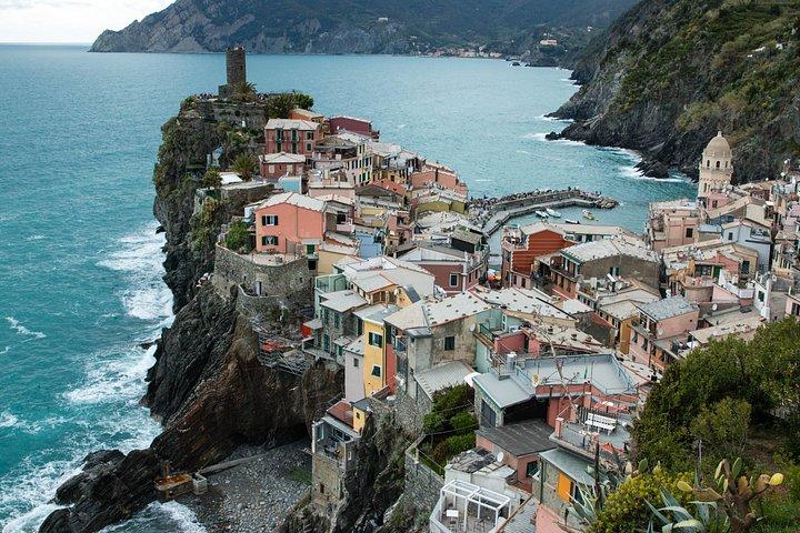 ラ・スペツィアからのプライベートポルトヴェネレ＆レリチ海岸小旅行