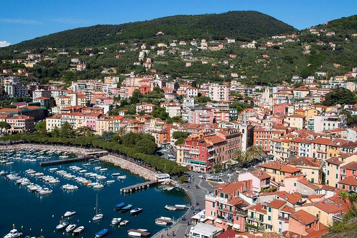 ラ・スペツィアからのプライベートポルトヴェネレ＆レリチ海岸小旅行