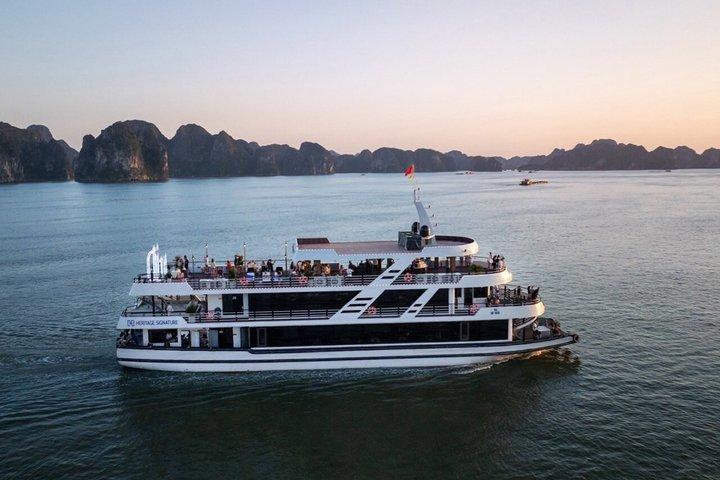 Ha Long Signature Discovery Cruise Heldag från Hanoi