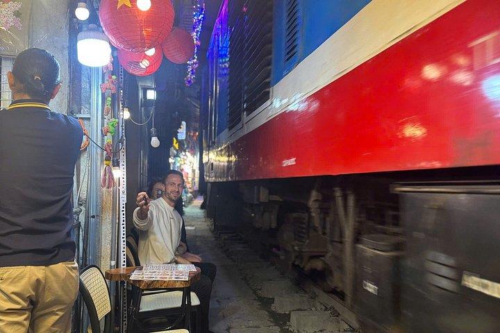 ハノイ電車通り散策と隠れた遺産ハウスコーヒーワークショップ