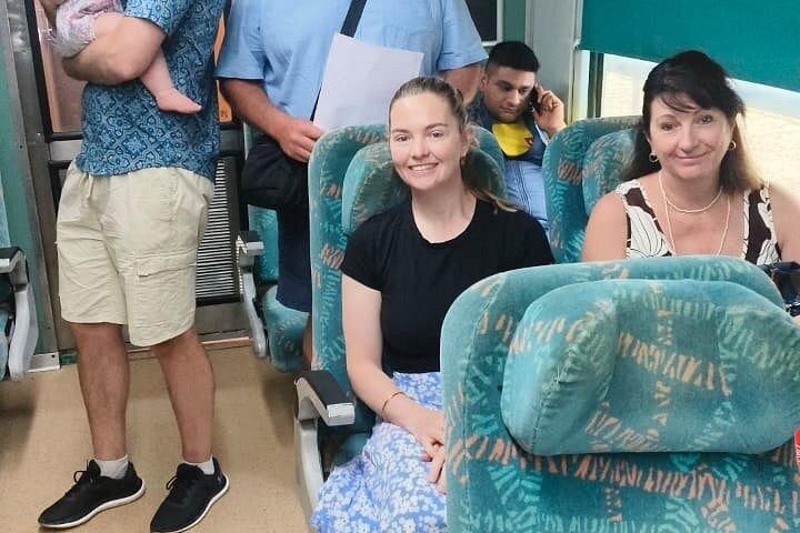 ゴールデントライアングル4 - 日帰り交流列車ツアー : デリー、アグラ、ジャイプール