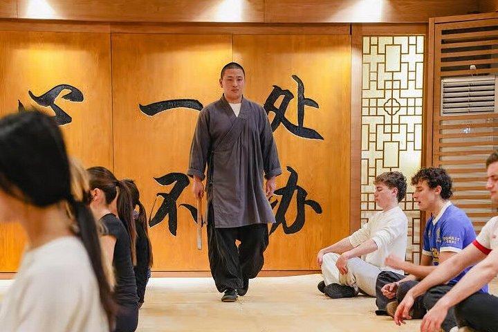 上海：師範との少林功夫＆太極拳剣術体験
