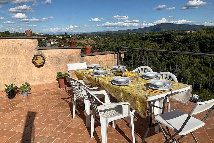 Authentic Pizza or Pasta Cooking Class with Wine in a Local Home