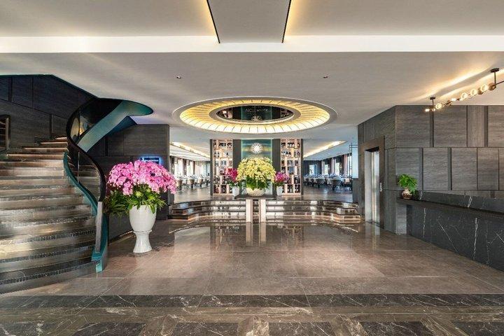 Hanoi : Halong Bay 6 - Star Victorious Luxury 2D1N Cruise + Badkuip