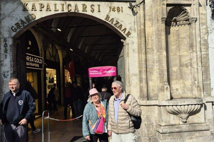 Visite privée du shopping Grand Bazar avec un ami local