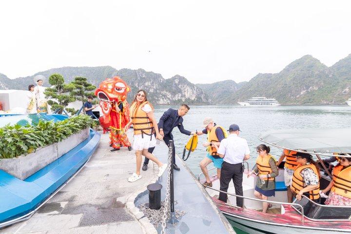 Tuan Chau Island Busreise