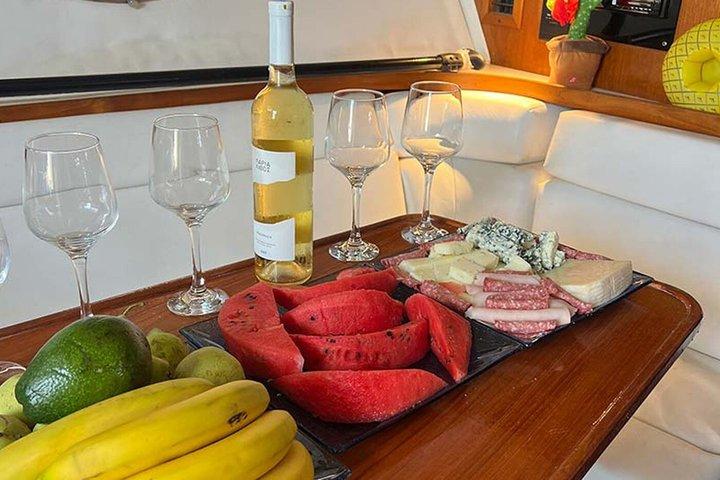 パロスVIPミコノスヨットクルーズ(食事と飲み物付き)