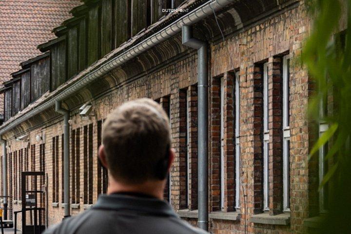 from Kraków: Auschwitz excursion with guaranteed Dutch guide