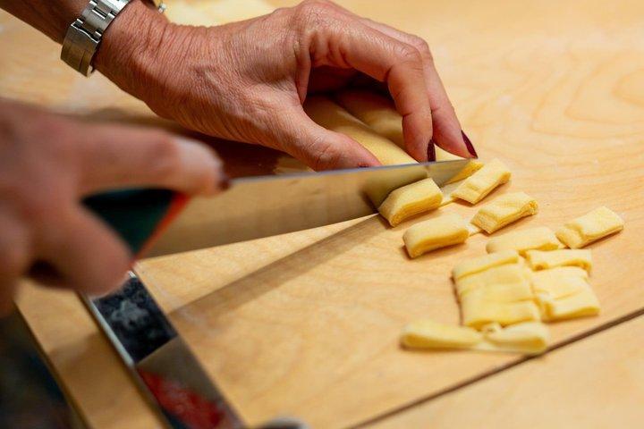 Privé Verona Home Cooking Class met markttour en lokale wijn