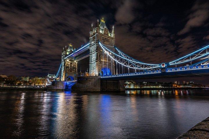 ロンドン・バイ・ナイト：ラグジュアリー・メルセデス・プライベート・ドライバーツアー