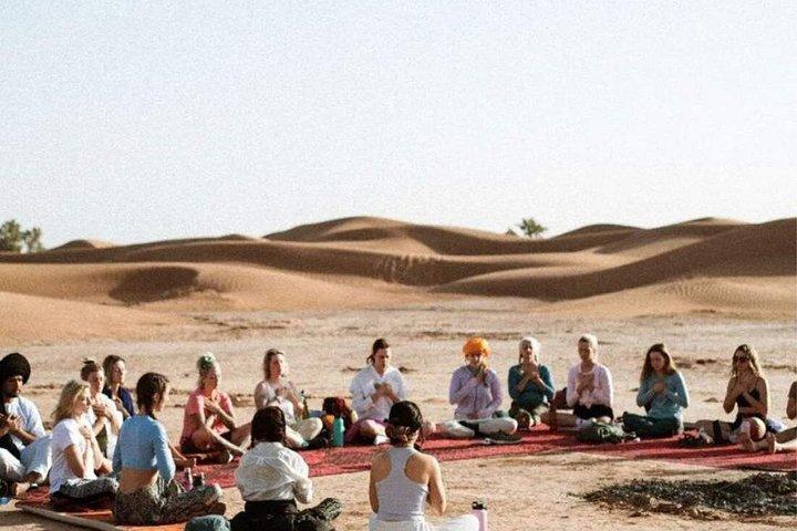 Retiro de 8 dias de ioga e caminhadas no deserto, partindo de Ouarzazate.