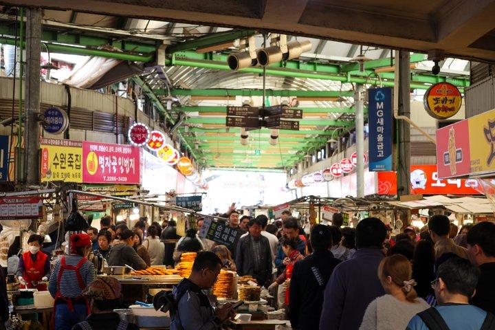 Street Food a Ghwangjang e al mercato di Dongdaemun