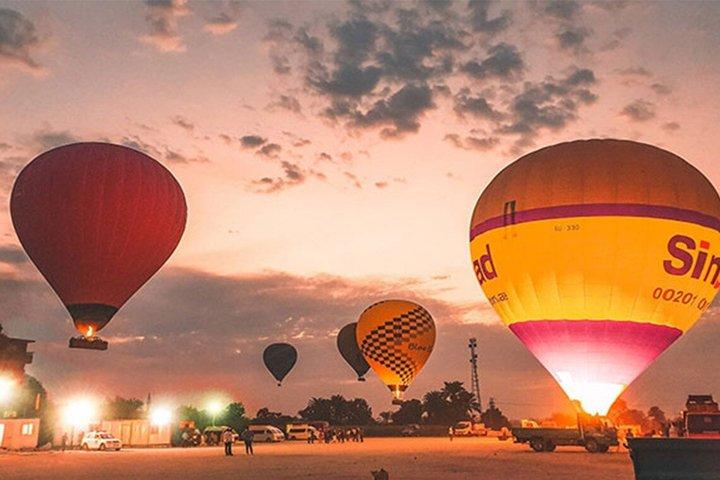 Crociera di 4 giorni sul Nilo a Luxor e Abu Simbel con giro in mongolfiera