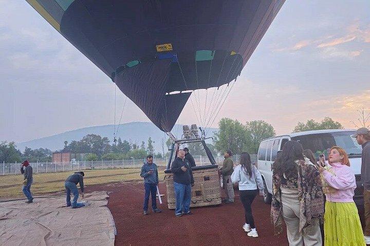 Balloon Ride Over Teotihuacan + Breakfast + Free Time at Pyramids