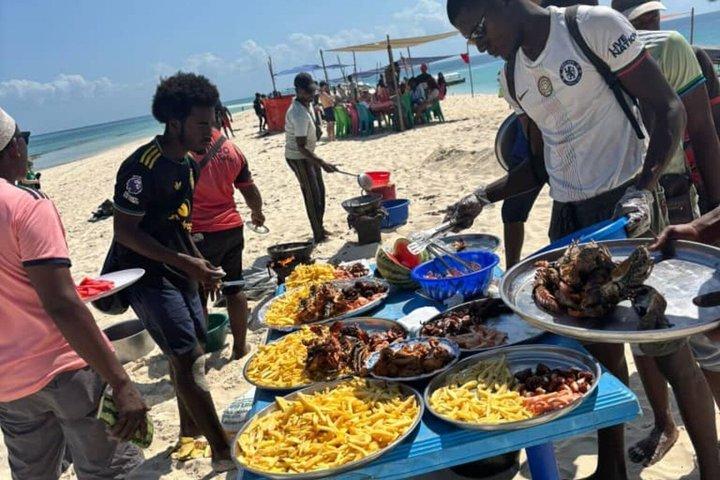 Isla de la prisión de día completo y banco de arena de Nakupenda con almuerzo (BBQ)