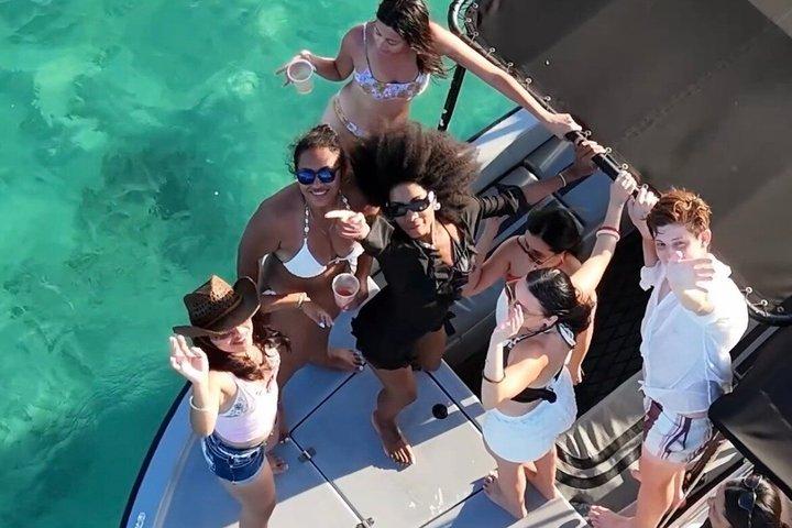Belize Ultimate Sunday Funday Boat Trip to Caye Caulker