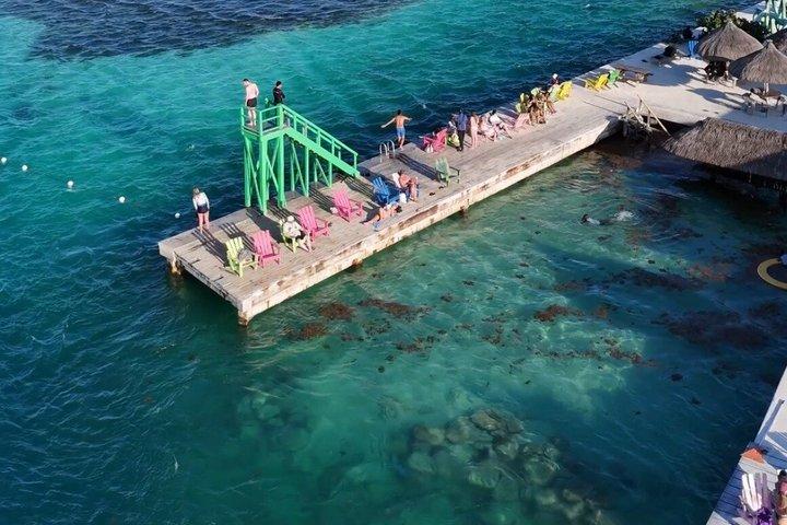 カイコーカーへのベリーズアルティメットサンデーファンデイボートトリップ