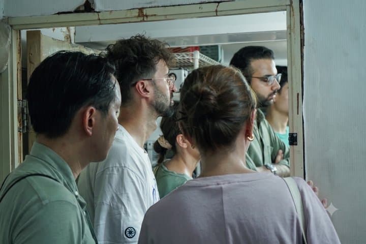 Dark Side of Hong Kong - Kowloon Caged Homes Walking Tour