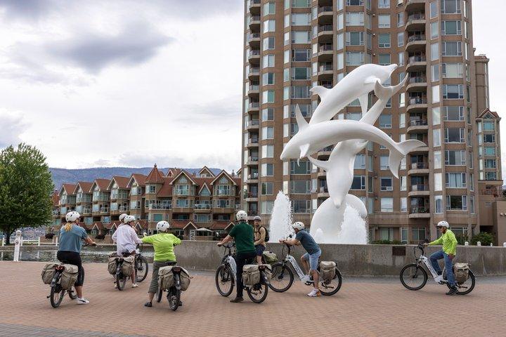 ケロウナEバイクガイド付き市内ハイライトツアー