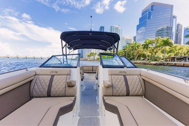 Private Miami Boat Charter : Sightseeing, Sonnenuntergang & Sandbar