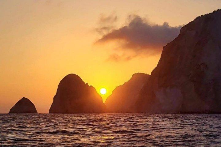 Private Sunset Cruise nach Mizithres und Schildkröteninsel in Zakynthos