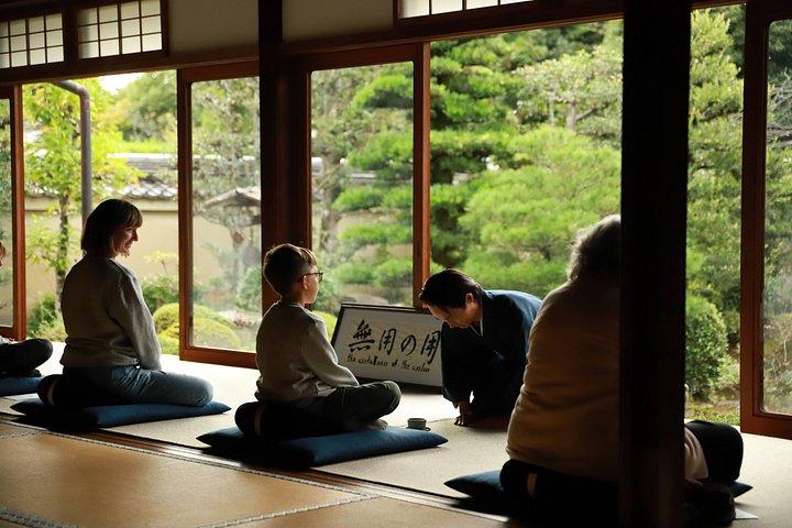 僧侶が案内する秘寺で京都禅とお茶体験